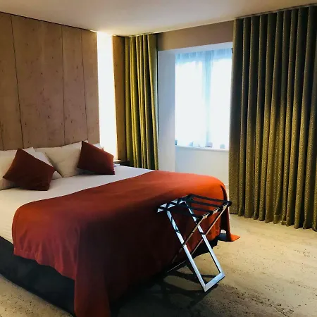 & Restaurant Sodade 4* 绍德艾格