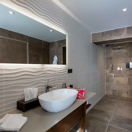 & Restaurant Sodade Szálloda 4*