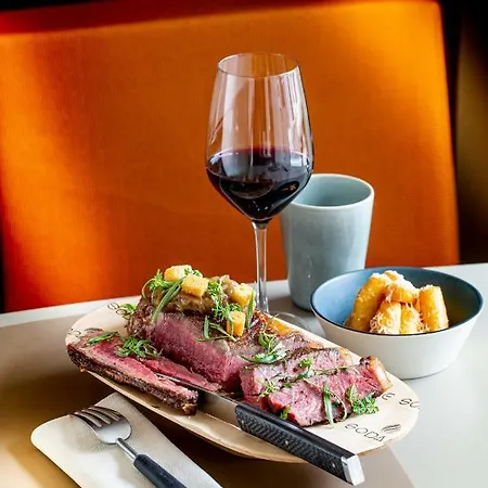 & Restaurant Sodade 4*