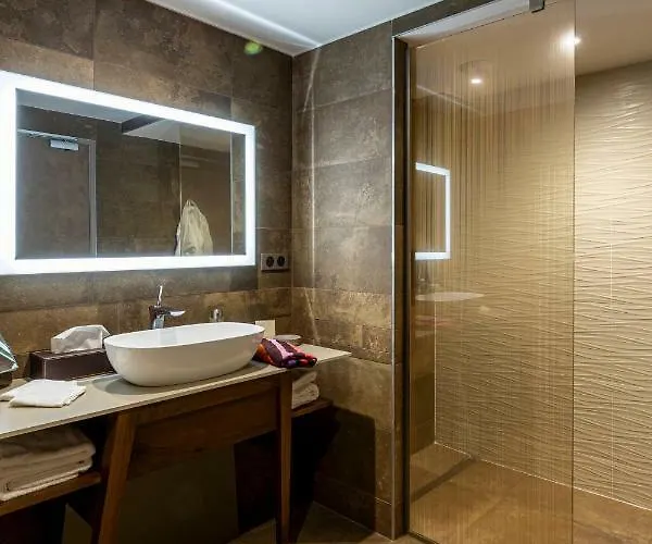 & Restaurant Sodade 4*